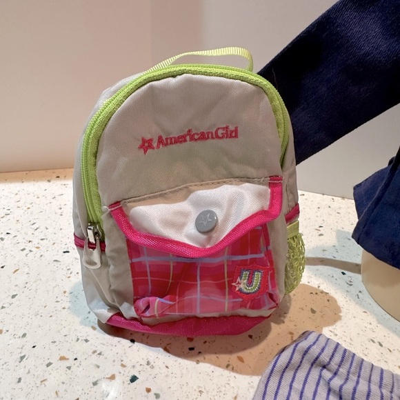 American Girl Innerstar U University Clothes Backpack and School Supplies - Picture 4 of 5